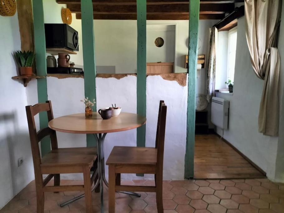 Charmante Maisonnette En Pierre Écardenville-sur-Eure Exteriör bild
